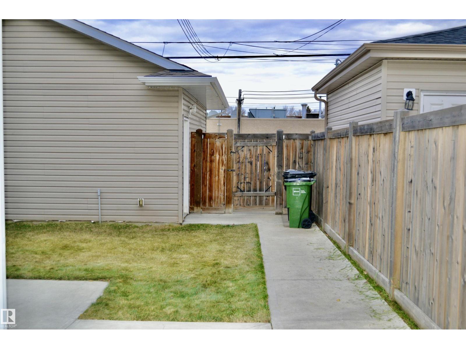 8950 81 AV NW, Edmonton