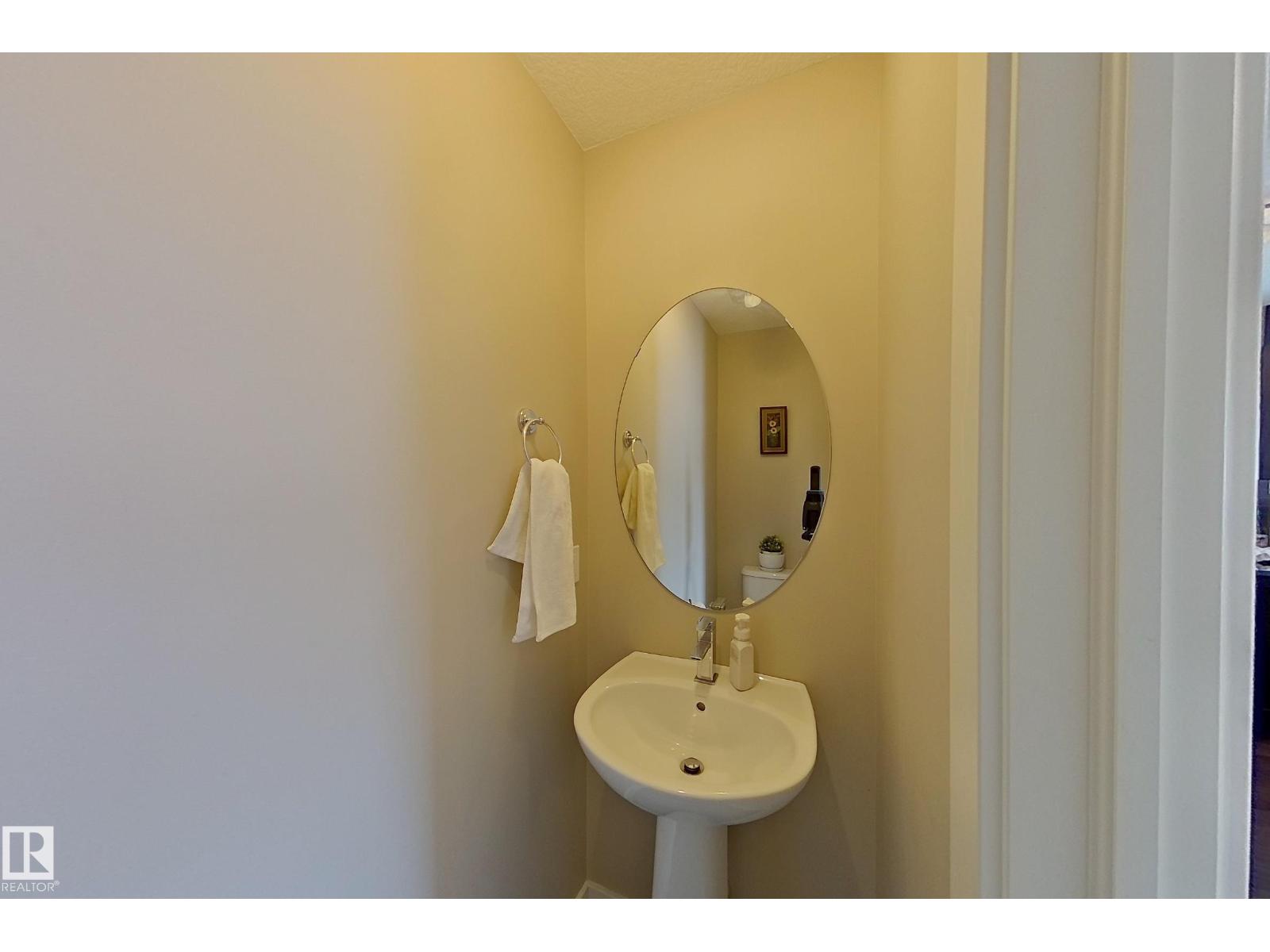 #295 401 SOUTHFORK DR, Leduc