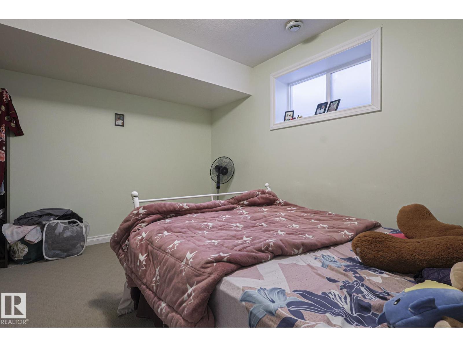 3244 18 ST NW - 32