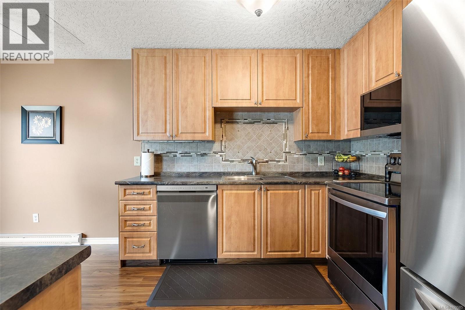 #107 2721 JACKLIN RD - 12