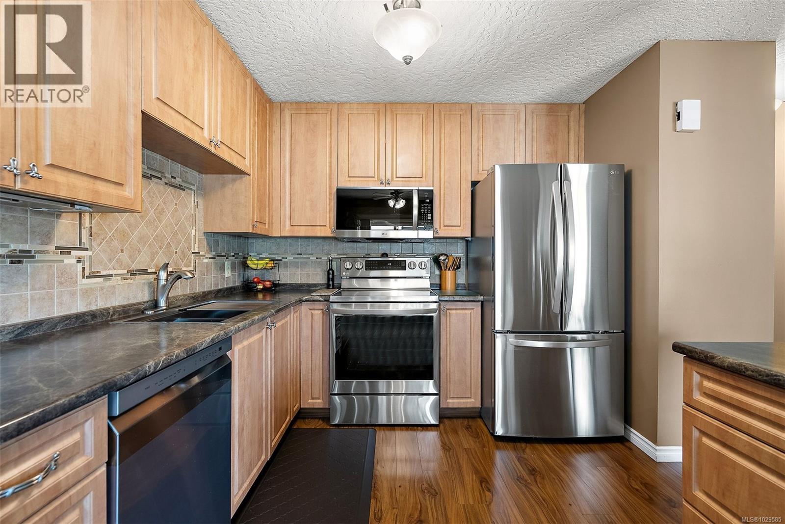 #107 2721 JACKLIN RD - 9