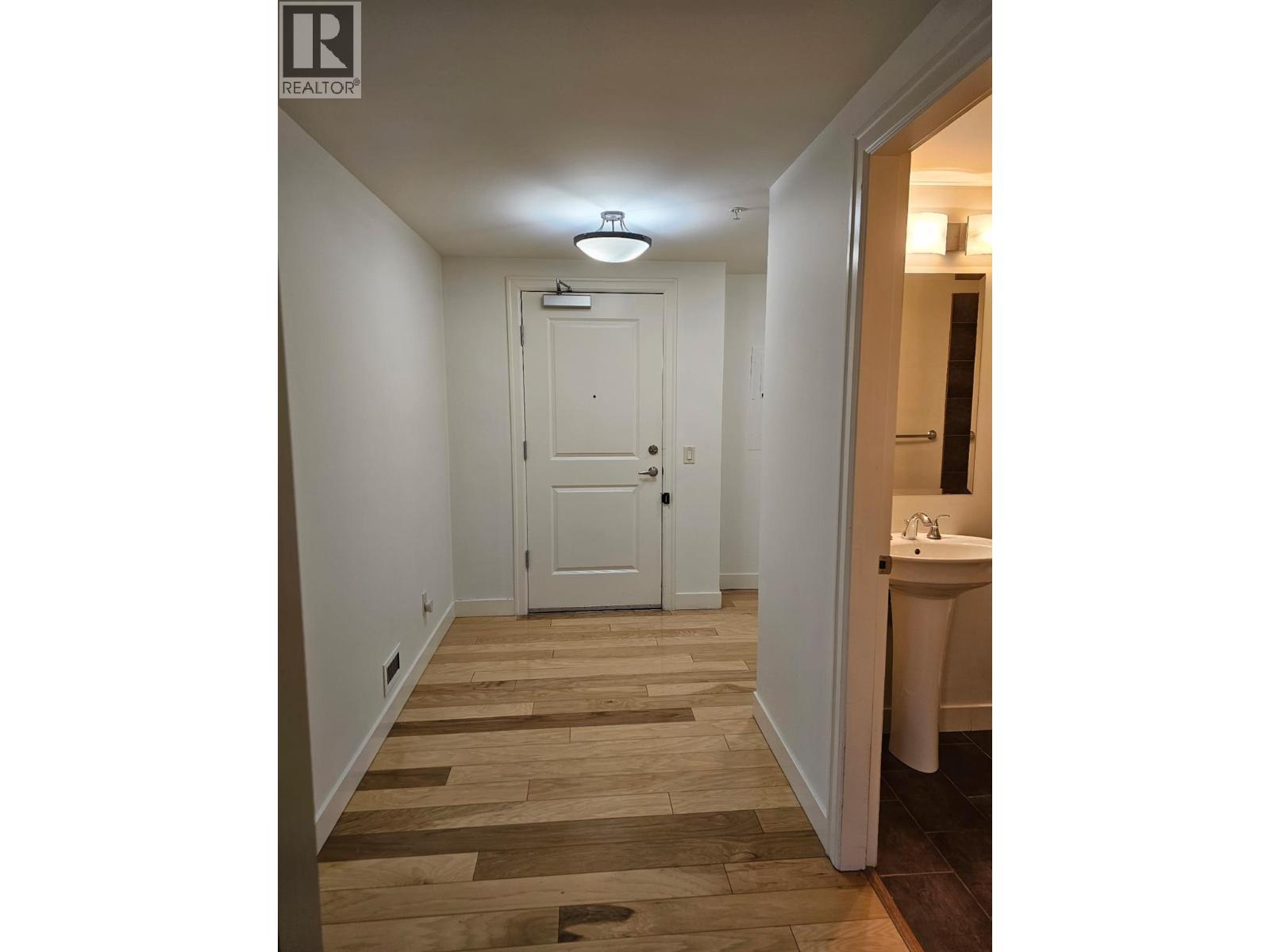 #201 600 Sarsons Road - 4