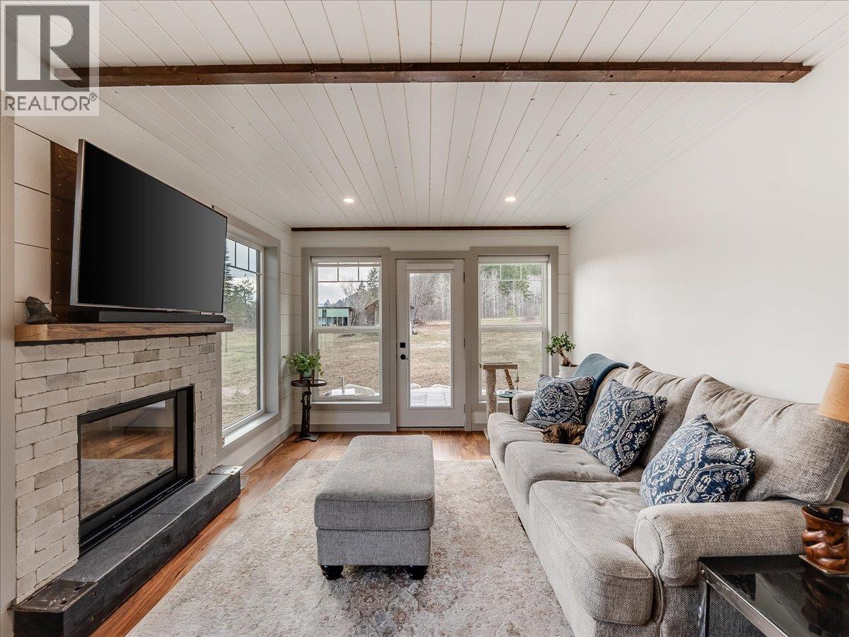  6024 Hutchins Road, Taghum