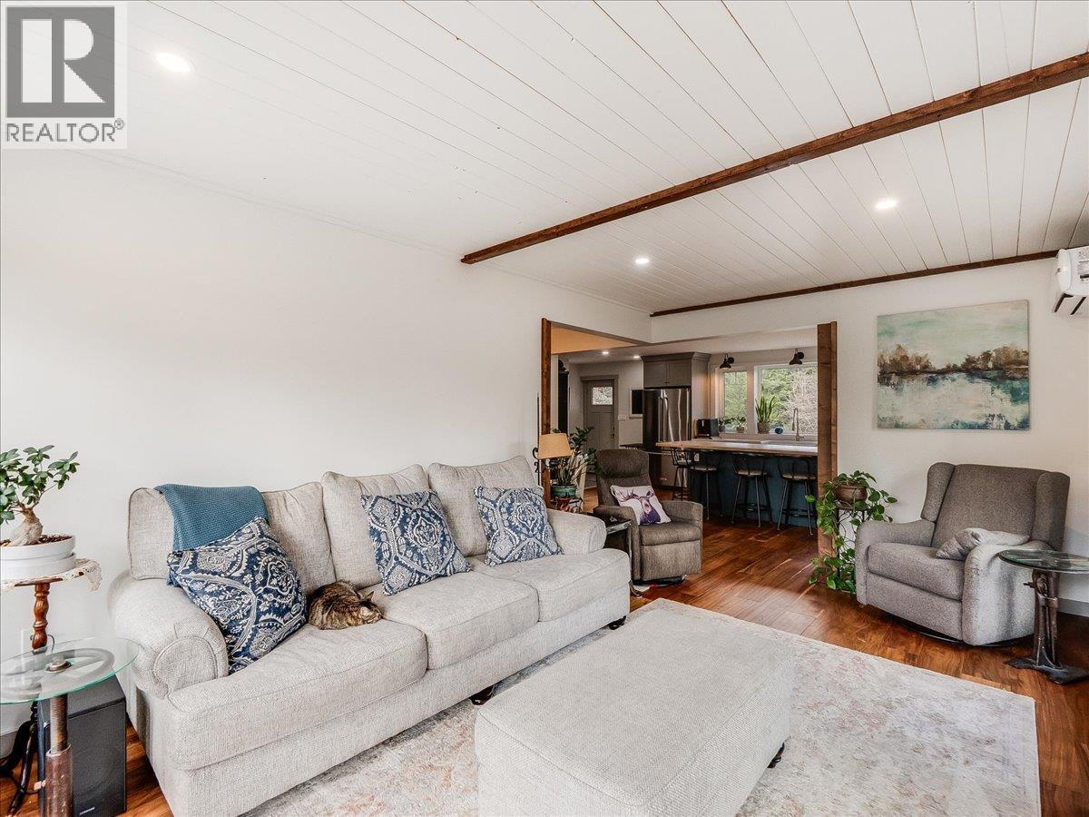  6024 Hutchins Road, Taghum