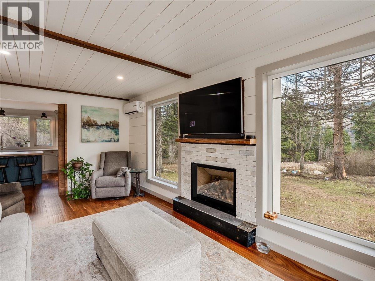  6024 Hutchins Road, Taghum