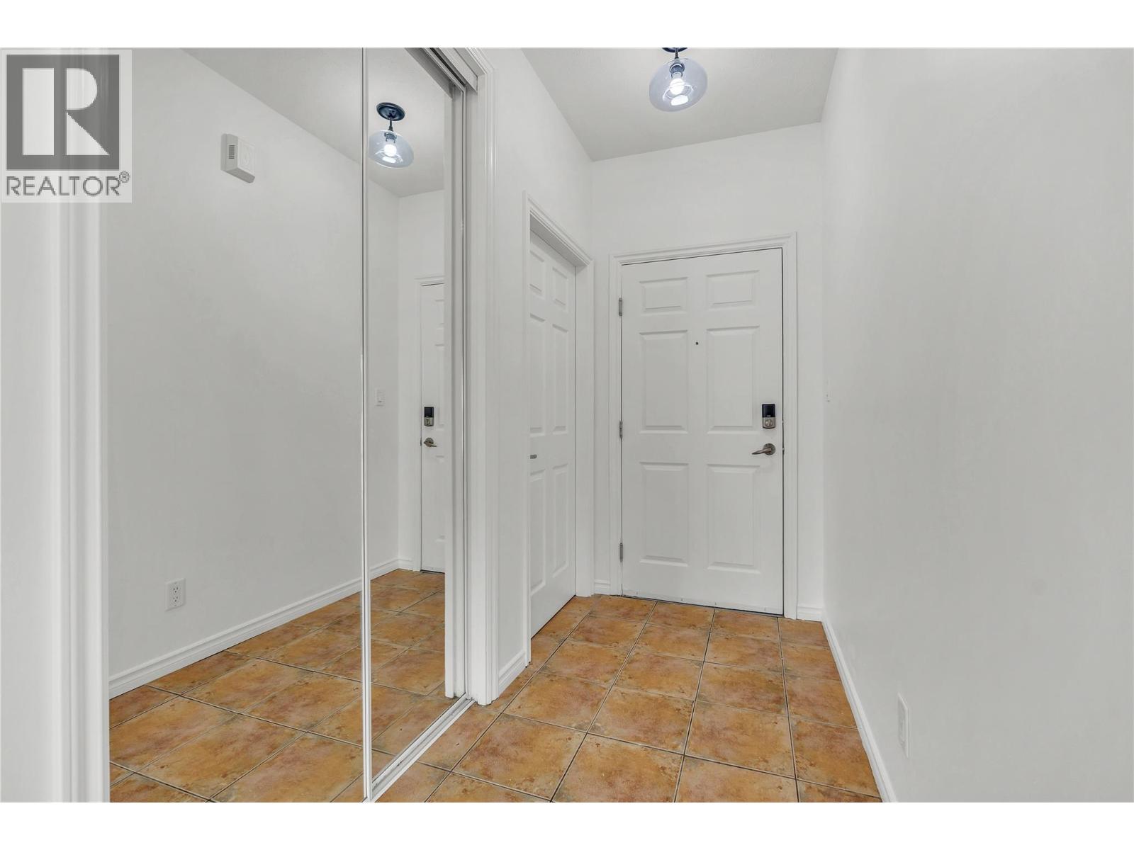 196 Wade Avenue W Unit# 306, Penticton