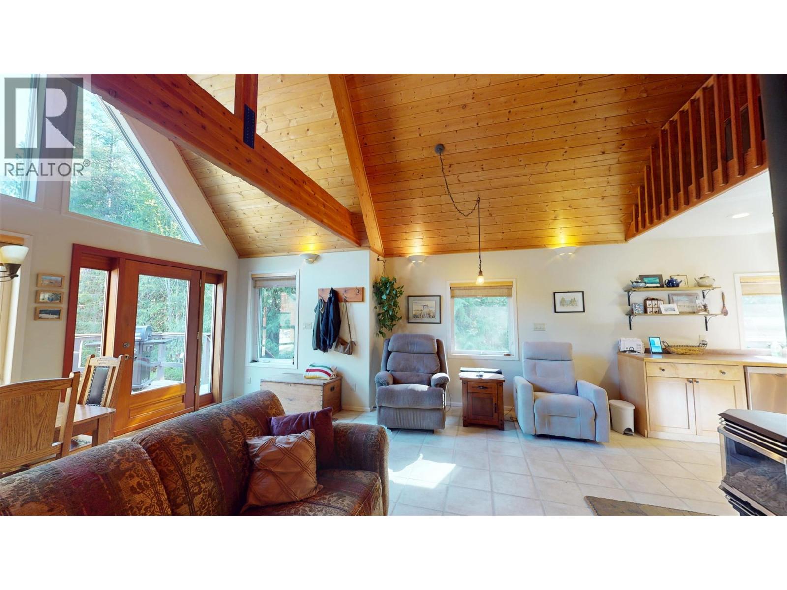 16317 Cedar Road, Crawford Bay