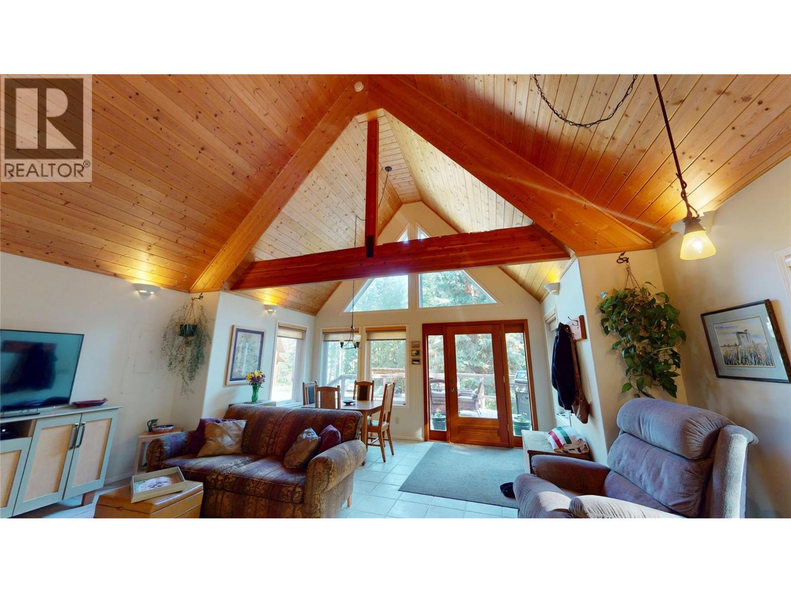 16317 Cedar Road, Crawford Bay