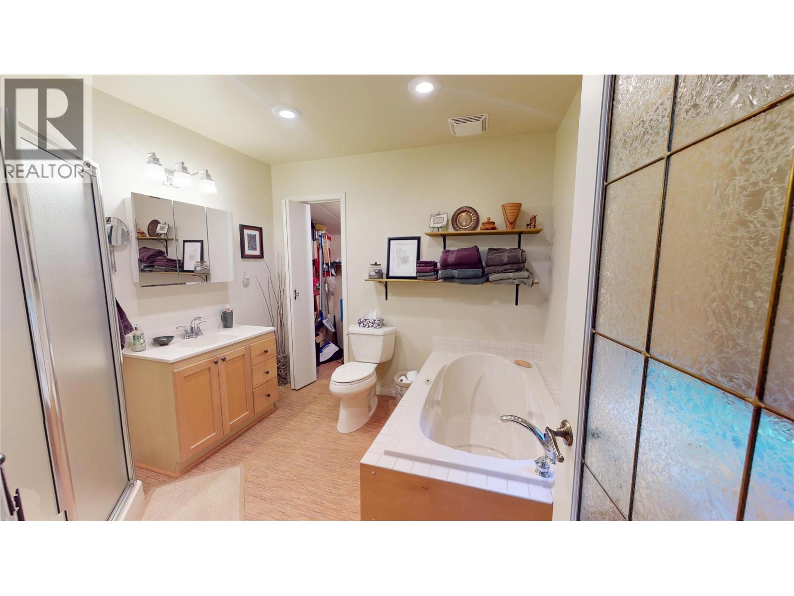 16317 Cedar Road, Crawford Bay