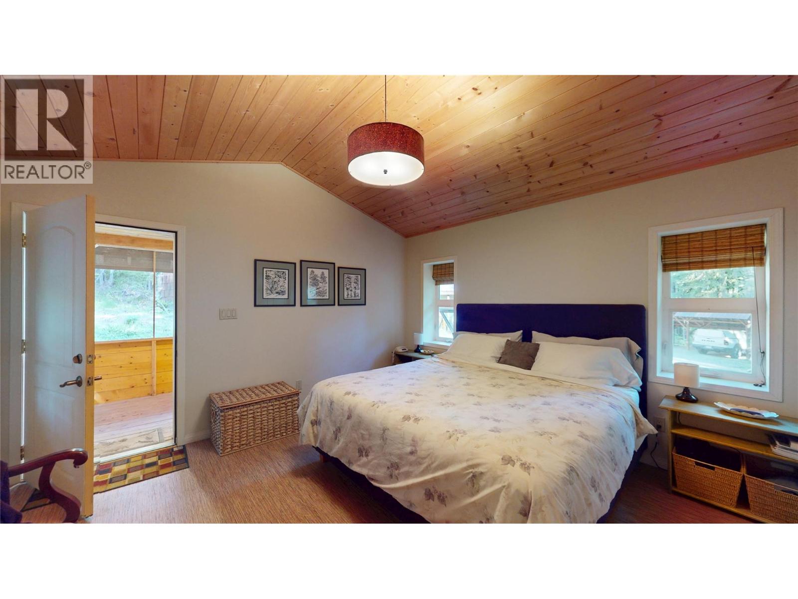 16317 Cedar Road, Crawford Bay