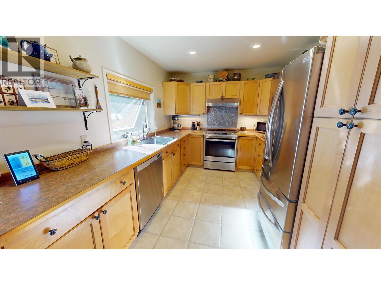 16317 Cedar Road, Crawford Bay