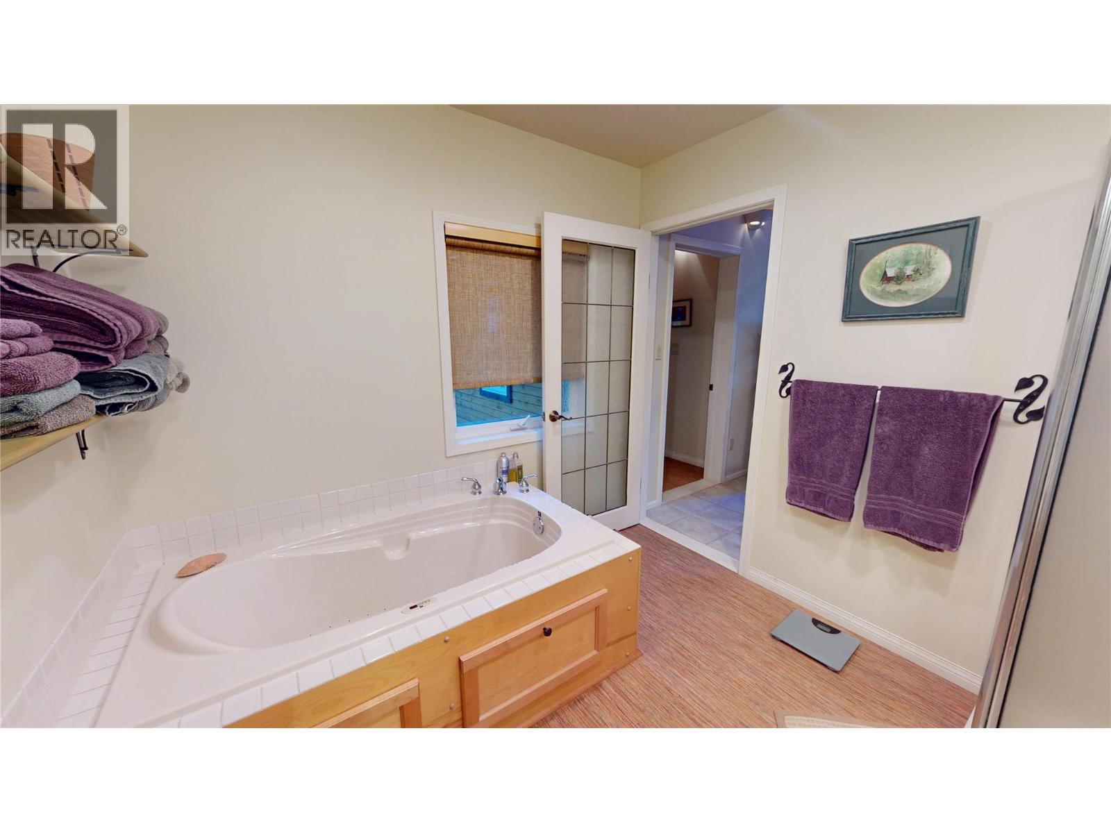 16317 Cedar Road, Crawford Bay