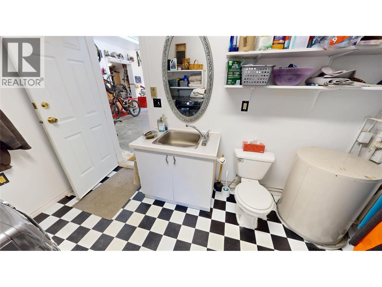 16317 Cedar Road, Crawford Bay