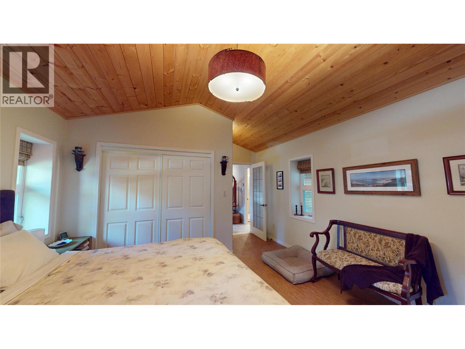 16317 Cedar Road, Crawford Bay