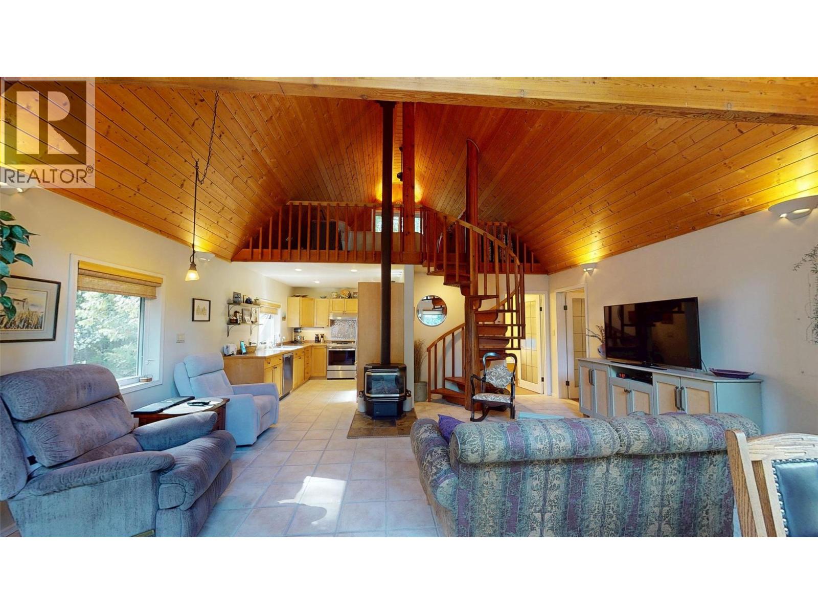 16317 Cedar Road, Crawford Bay