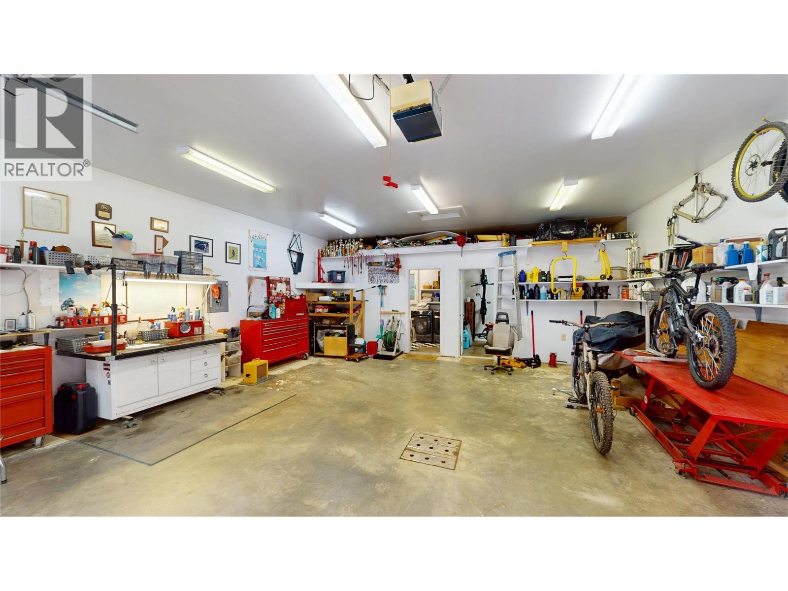 16317 Cedar Road, Crawford Bay