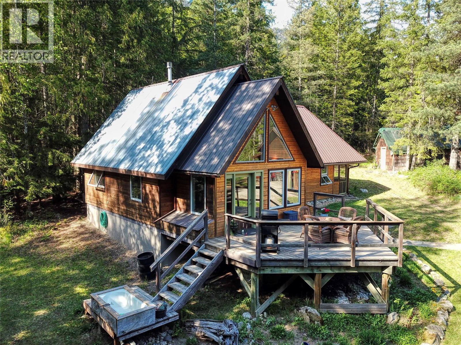 16317 Cedar Road, Crawford Bay