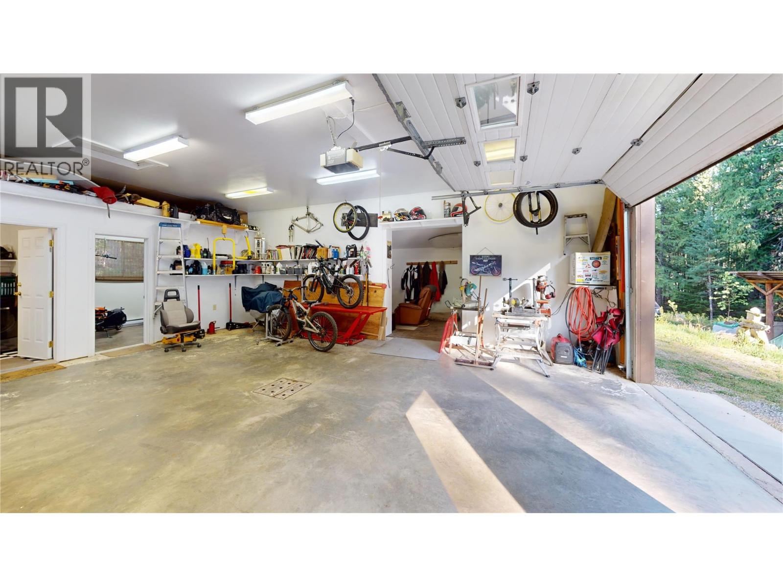 16317 Cedar Road, Crawford Bay