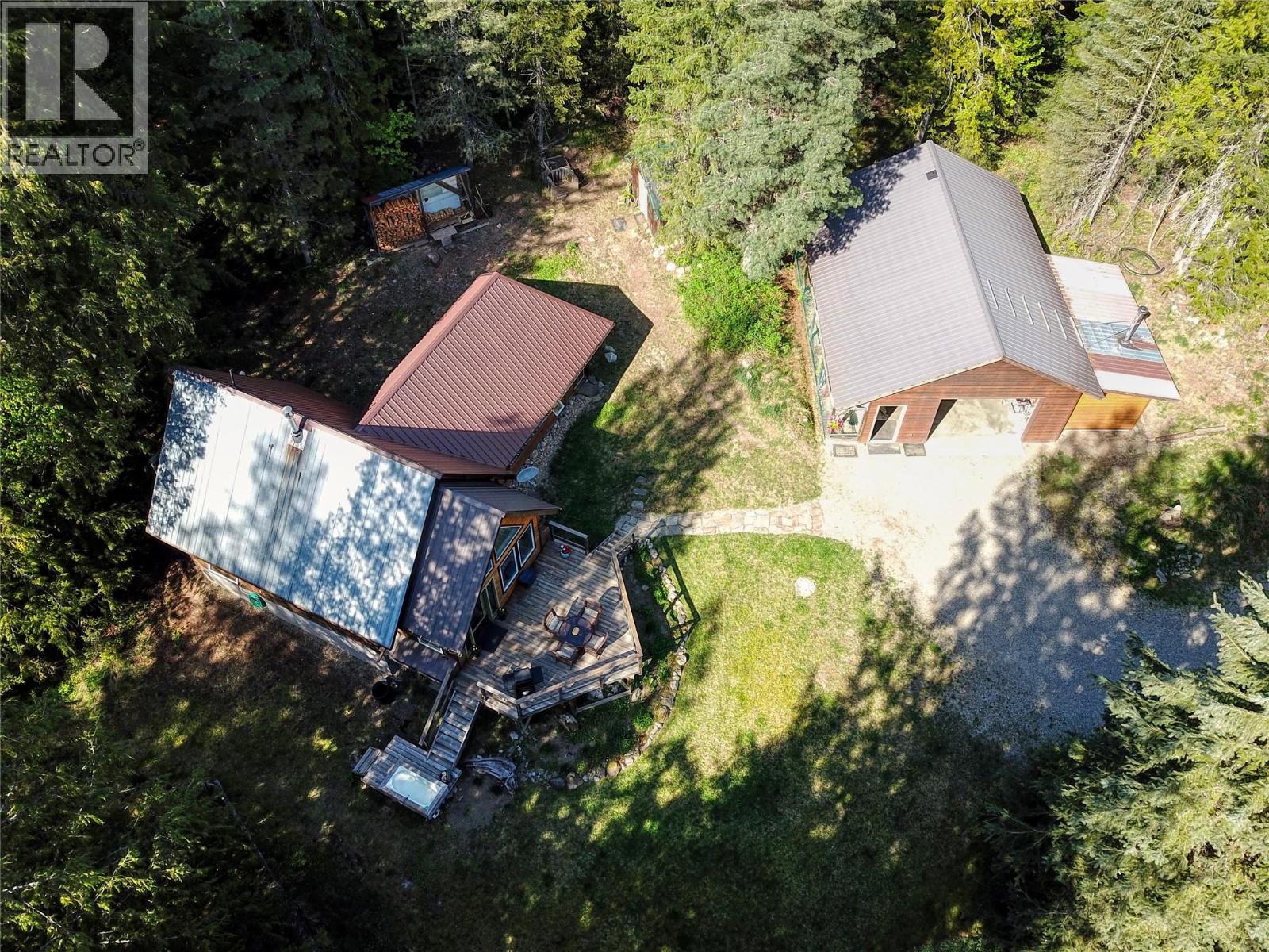 16317 Cedar Road, Crawford Bay