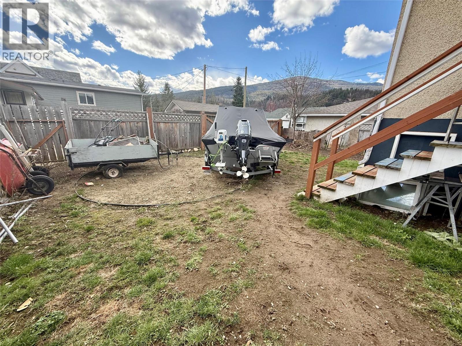  706 2nd Street, Castlegar