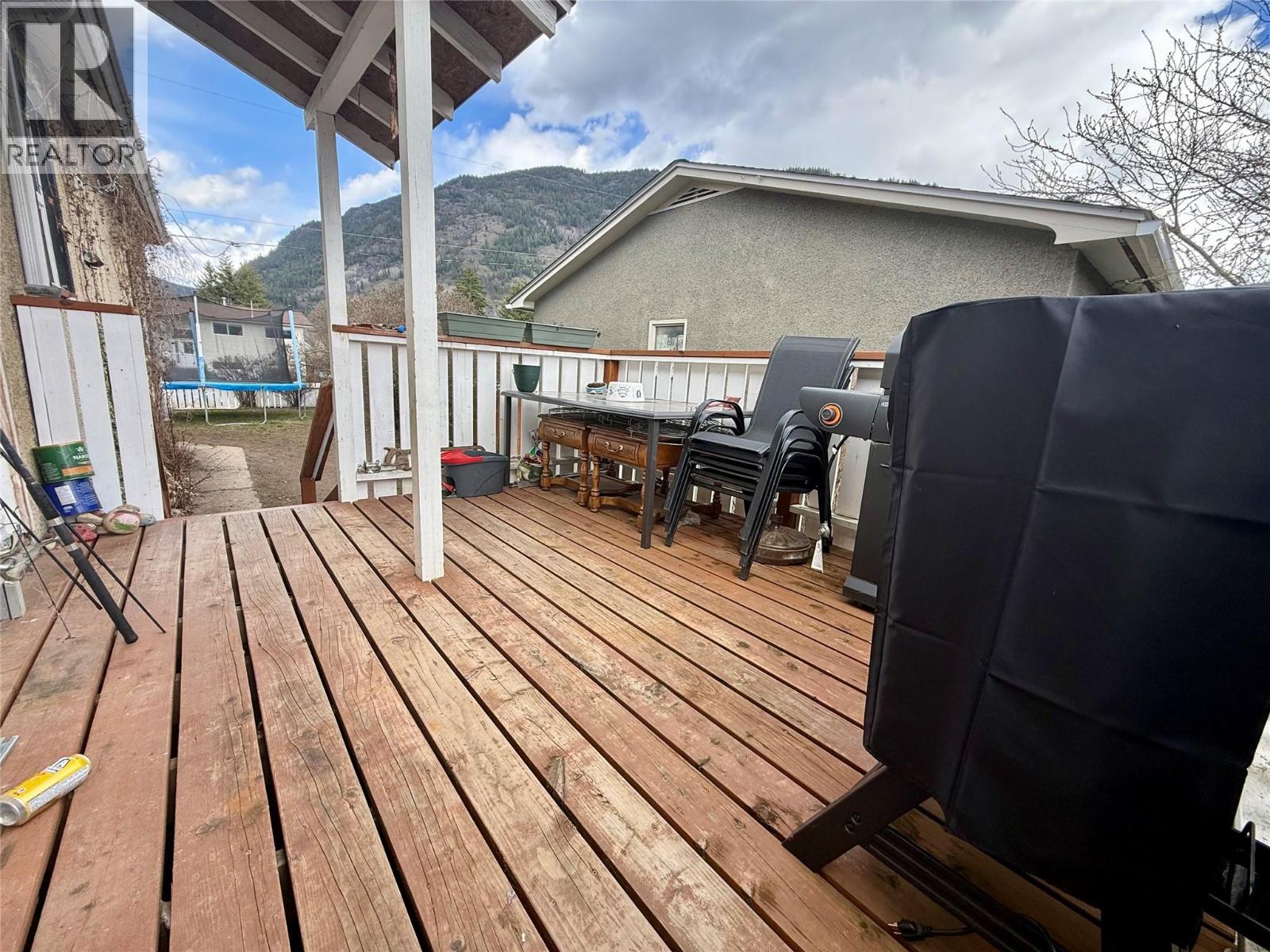  706 2nd Street, Castlegar