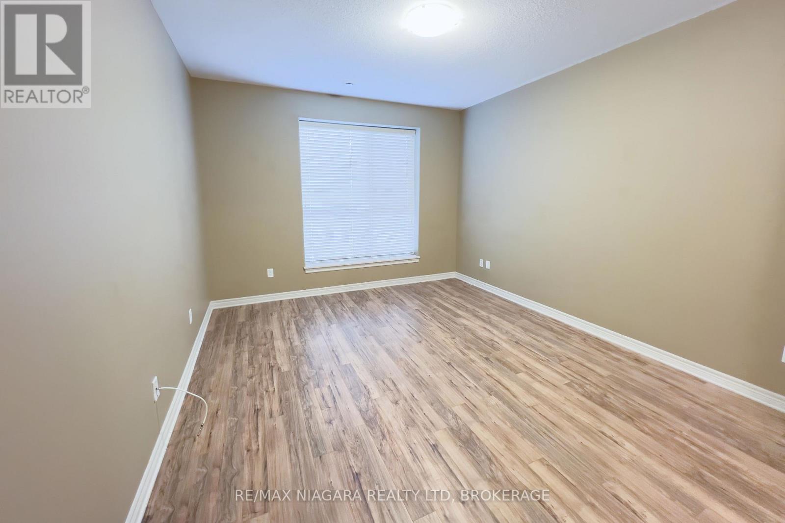 #306 2799 ST. PAUL AVENUE - 9