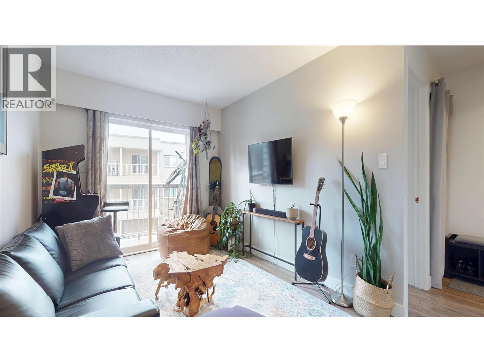 2117 2nd Street N Unit# 206, Cranbrook