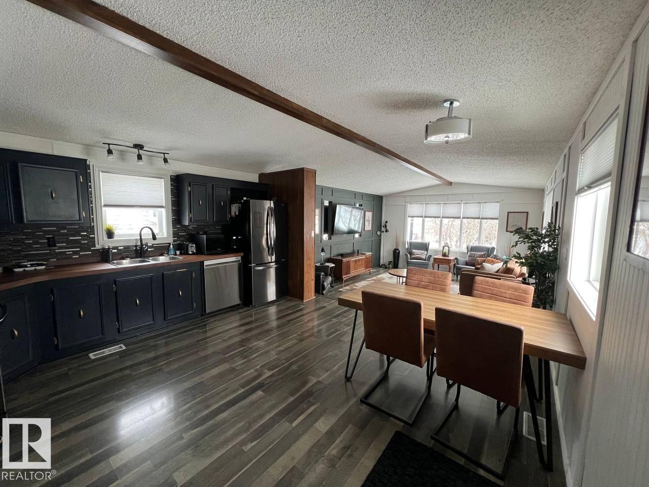 
          1032 Lakeland CR
            <br/>
            <span>Sherwood Park</span>
            , 
            <span>AB</span>
             <span>T8H1J2</span>
         - Photo 8