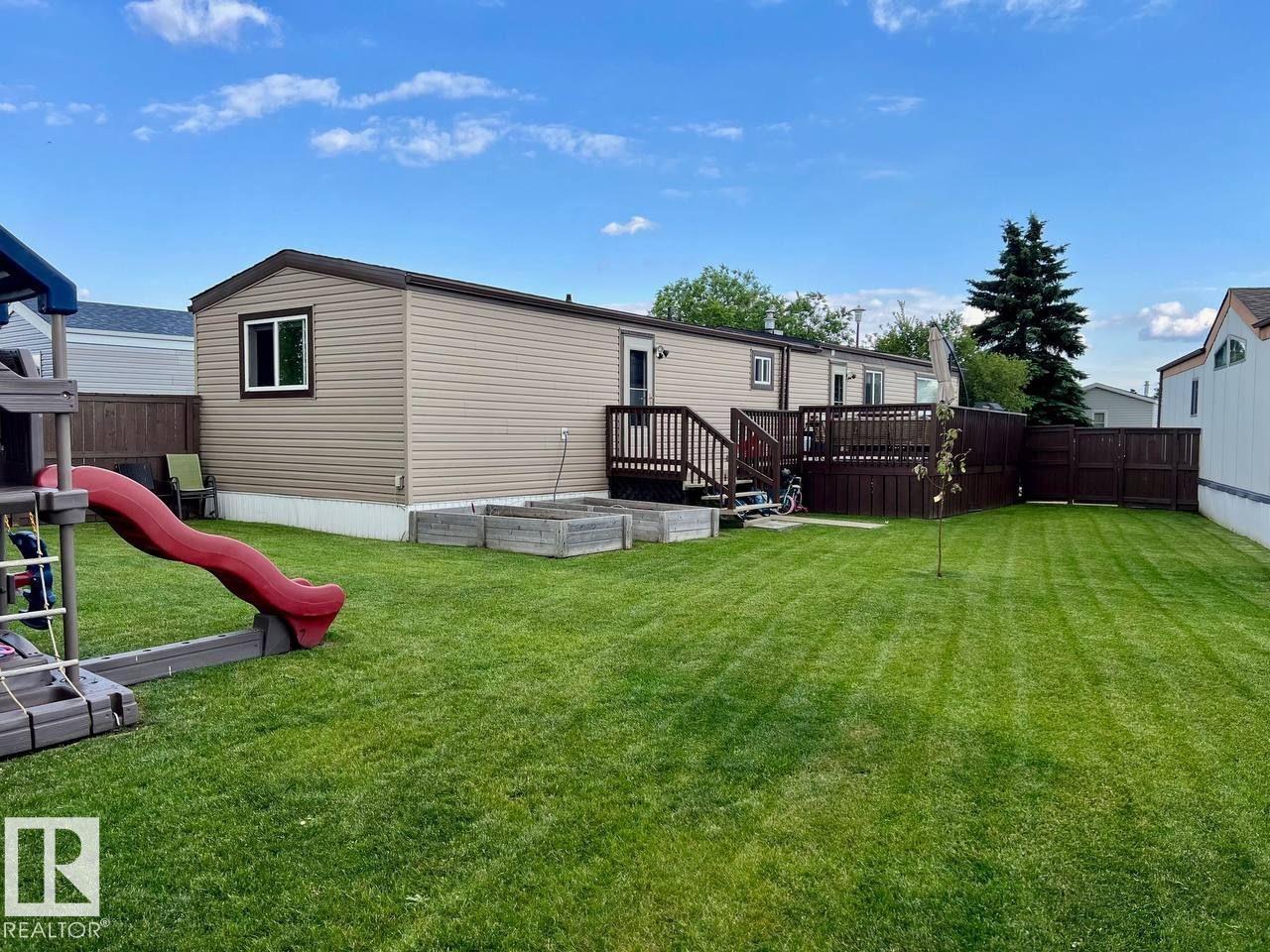 
          1032 Lakeland CR
            <br/>
            <span>Sherwood Park</span>
            , 
            <span>AB</span>
             <span>T8H1J2</span>
         - Photo 5