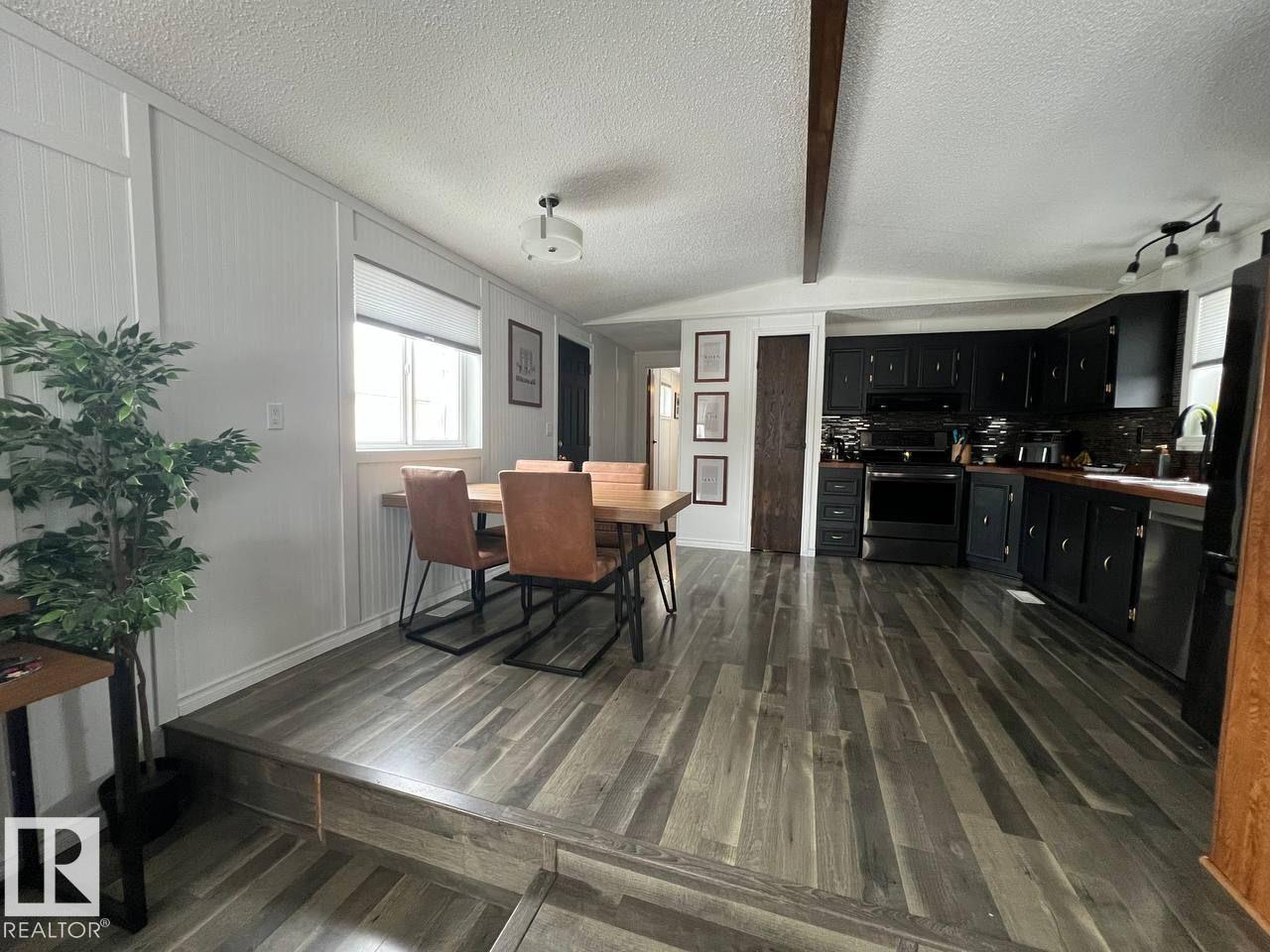 
          1032 Lakeland CR
            <br/>
            <span>Sherwood Park</span>
            , 
            <span>AB</span>
             <span>T8H1J2</span>
         - Photo 10