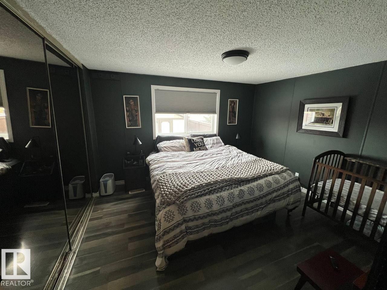 
          1032 Lakeland CR
            <br/>
            <span>Sherwood Park</span>
            , 
            <span>AB</span>
             <span>T8H1J2</span>
        