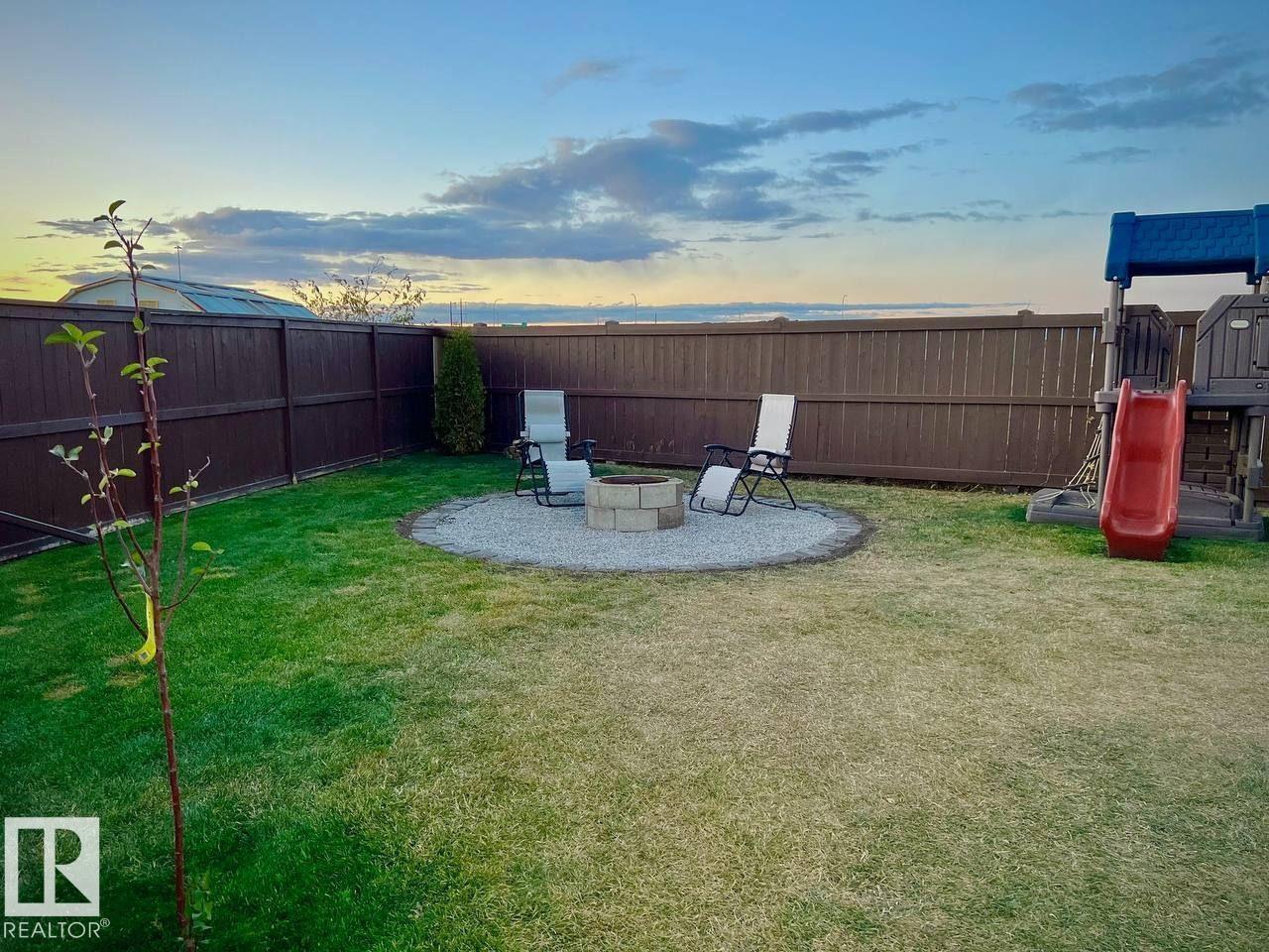 
          1032 Lakeland CR
            <br/>
            <span>Sherwood Park</span>
            , 
            <span>AB</span>
             <span>T8H1J2</span>
         - Photo 17