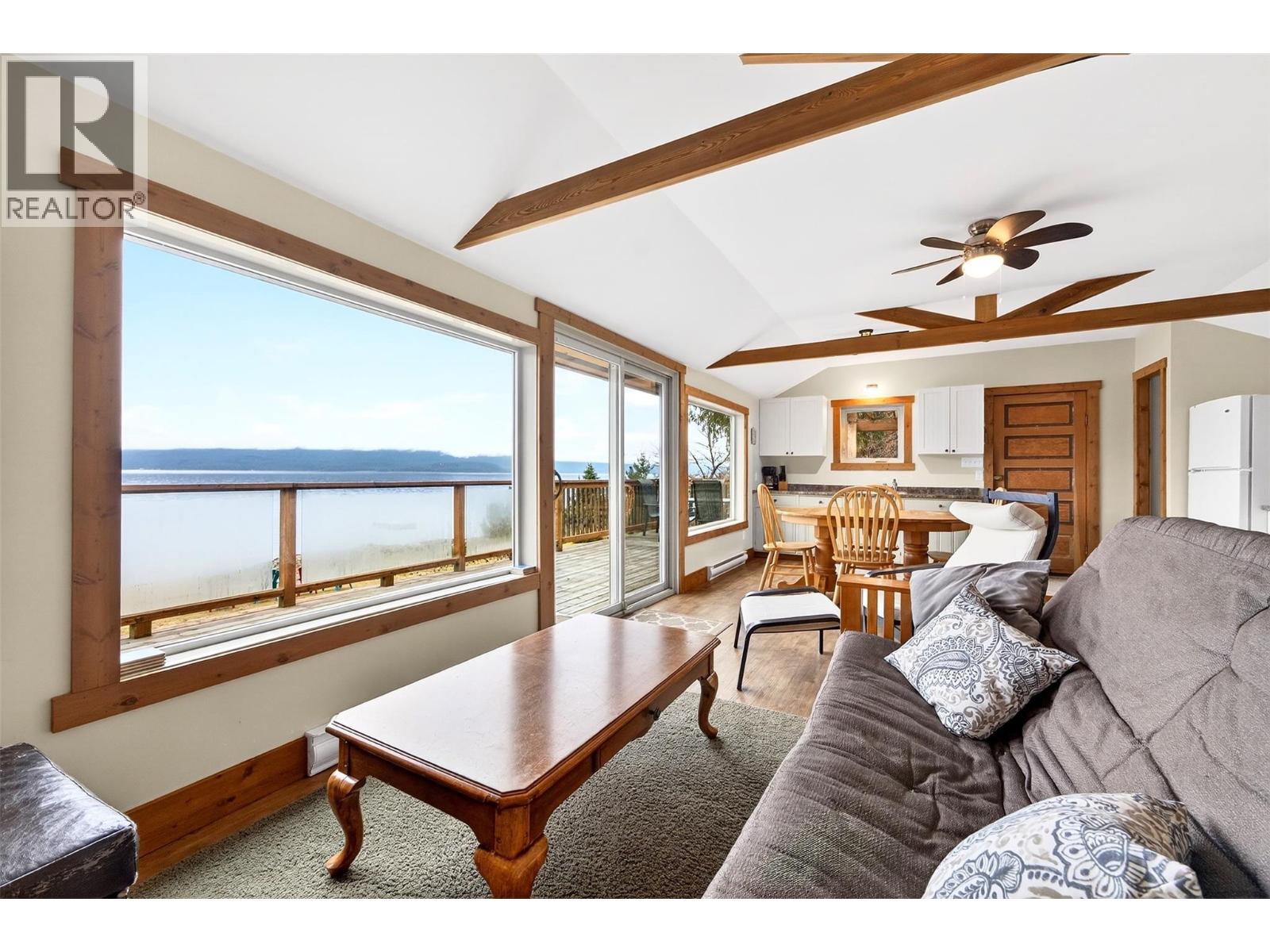 1214 Green Road, Balfour