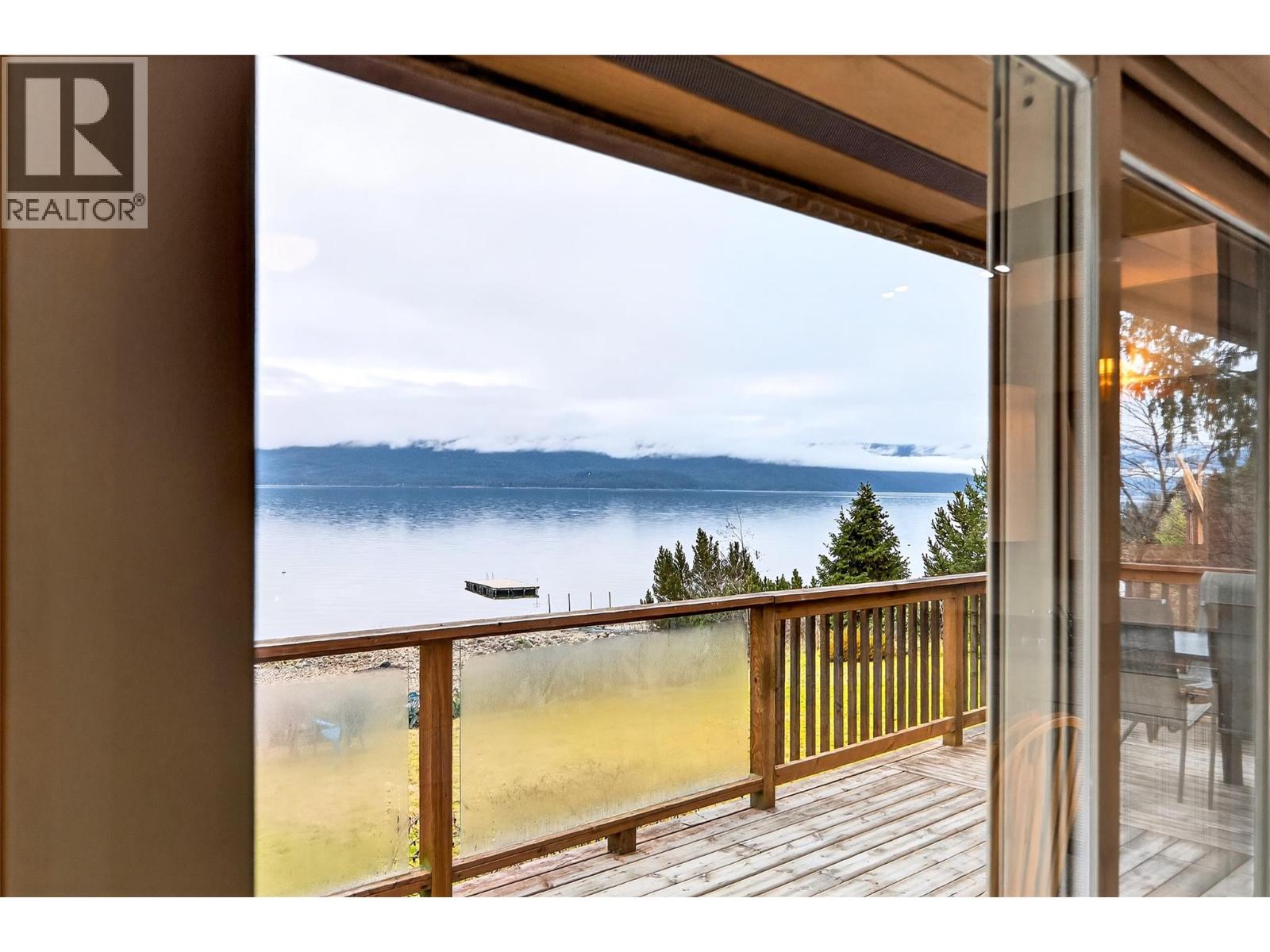 1214 Green Road, Balfour