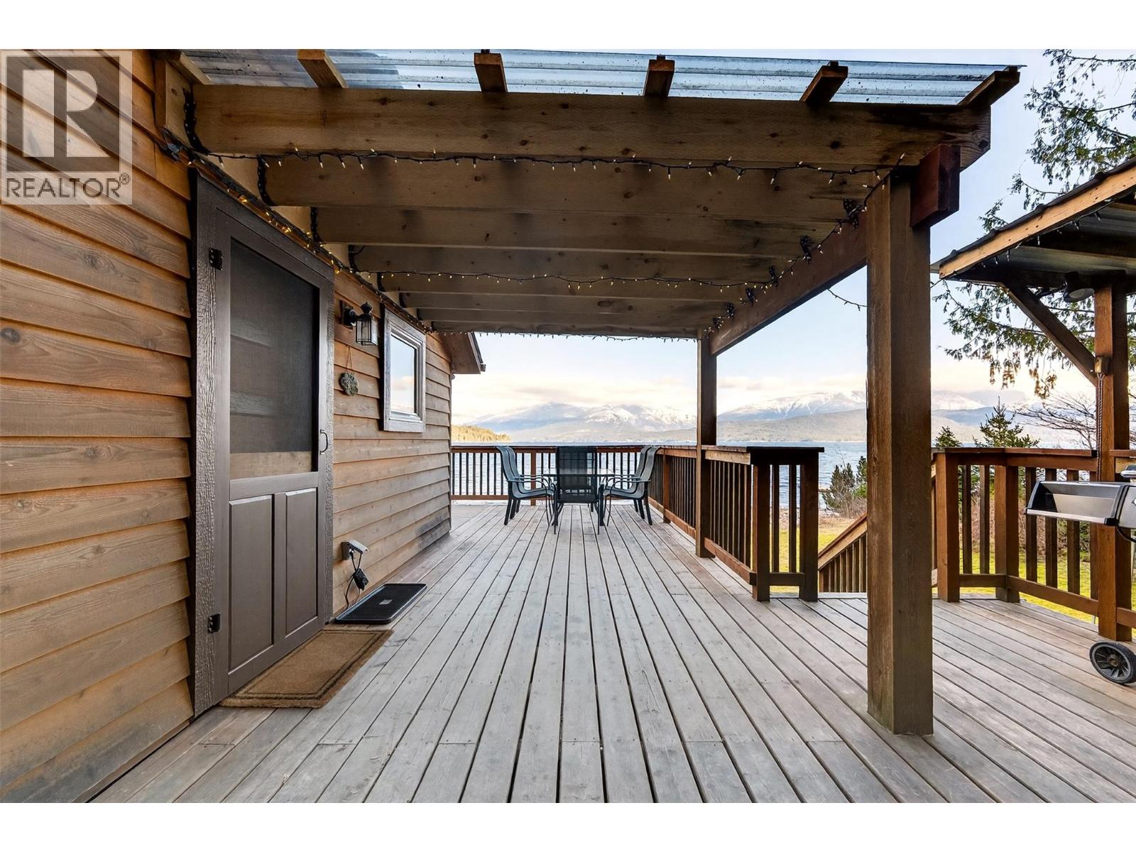 1214 Green Road, Balfour