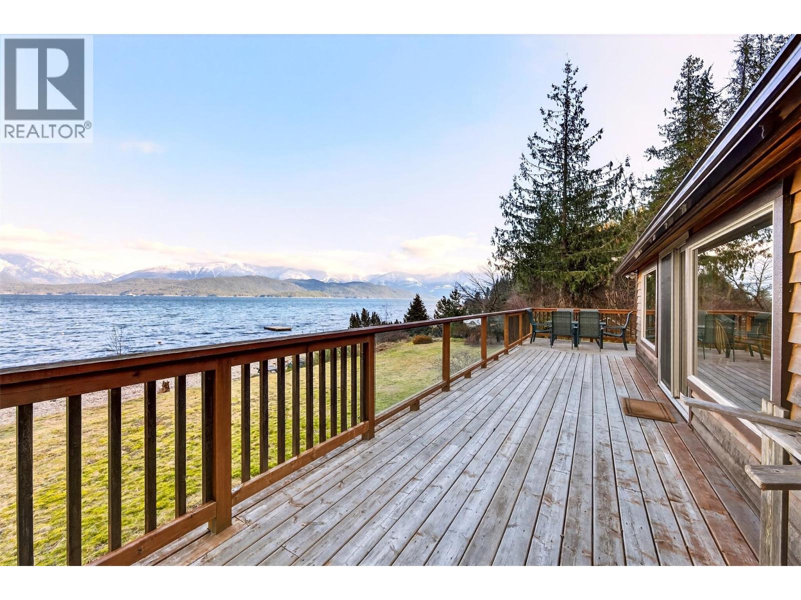 1214 Green Road, Balfour