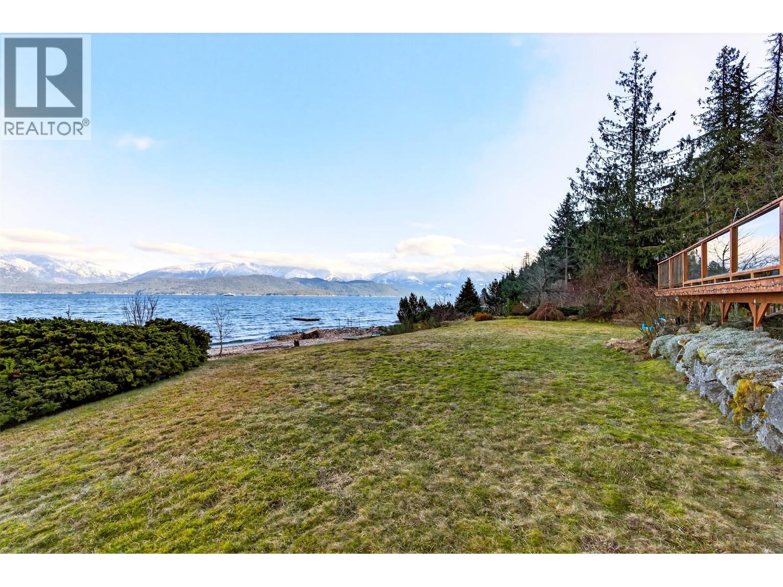 1214 Green Road, Balfour