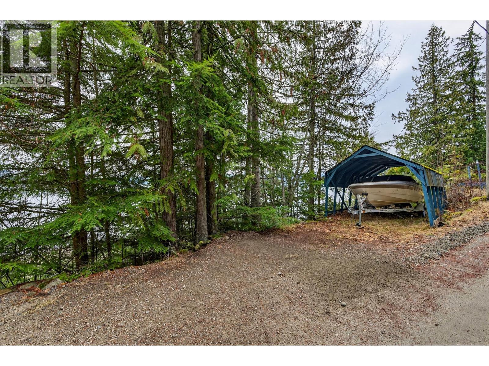 1214 Green Road, Balfour