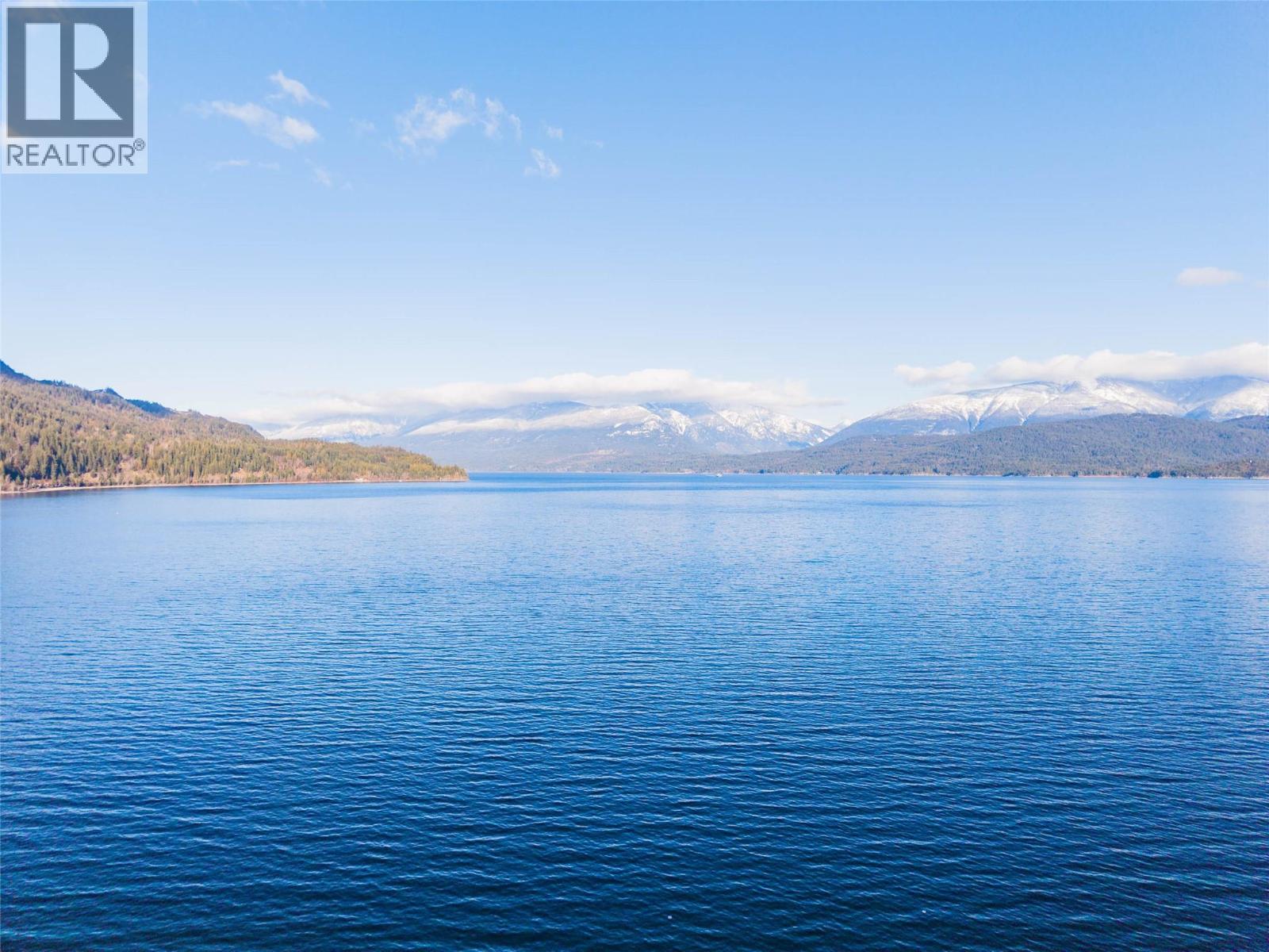 1214 Green Road, Balfour