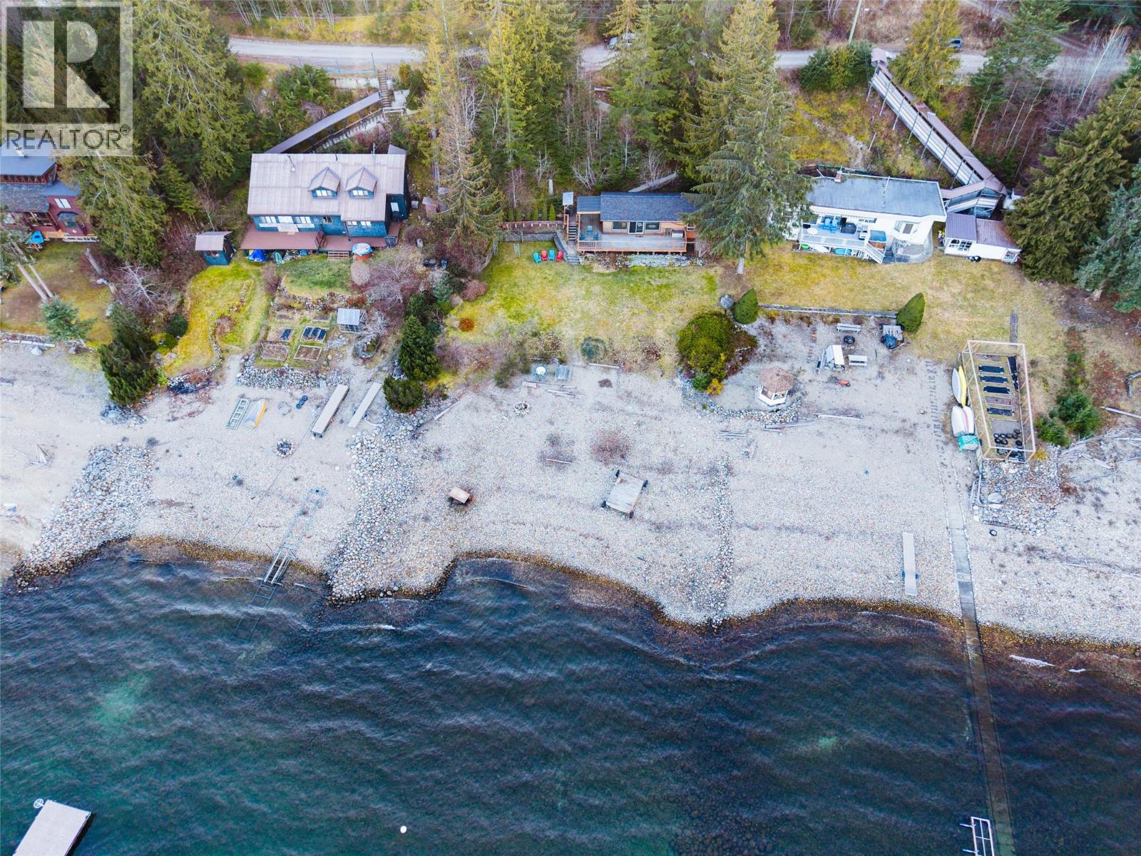 1214 Green Road, Balfour