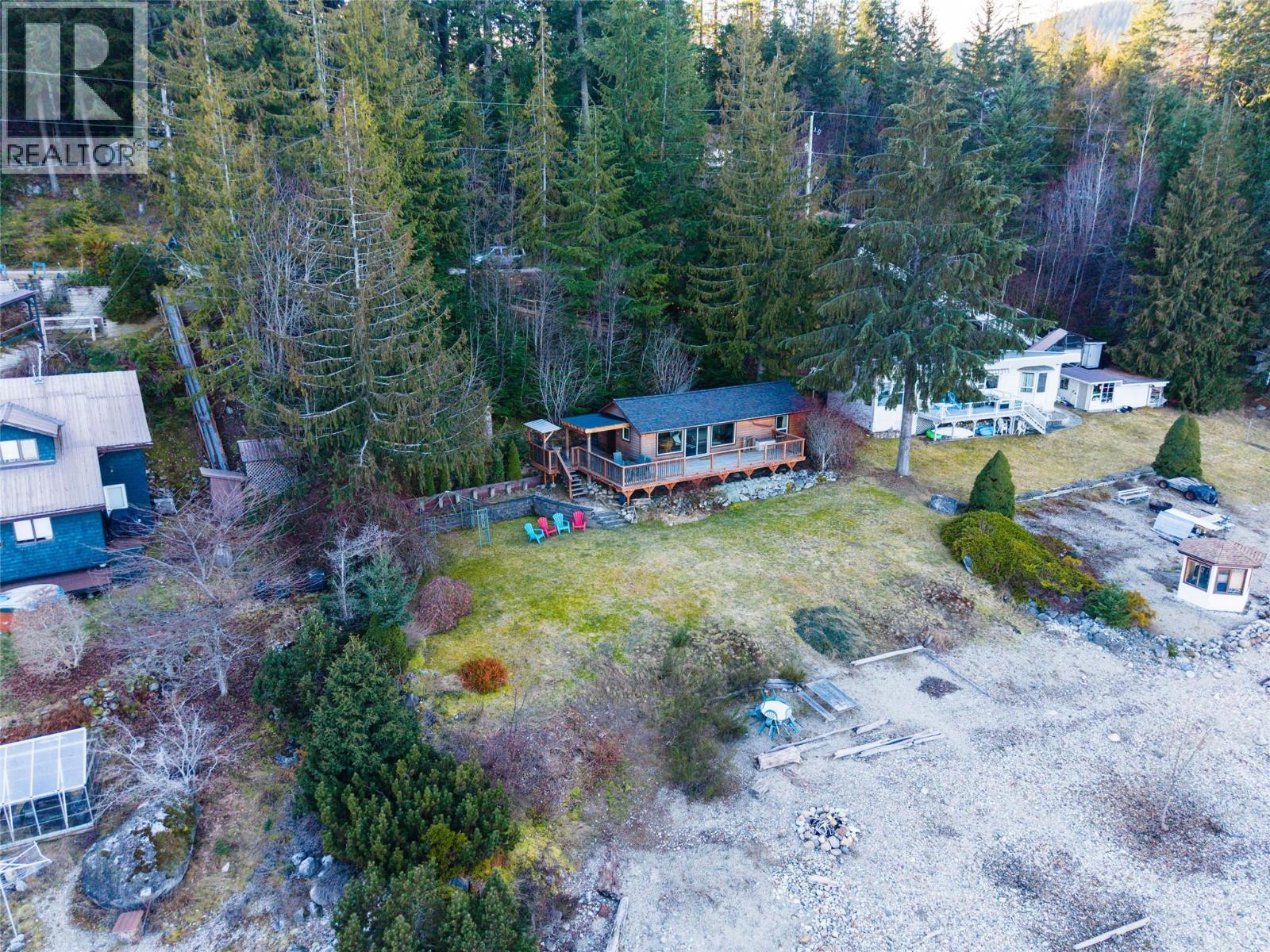 1214 Green Road, Balfour