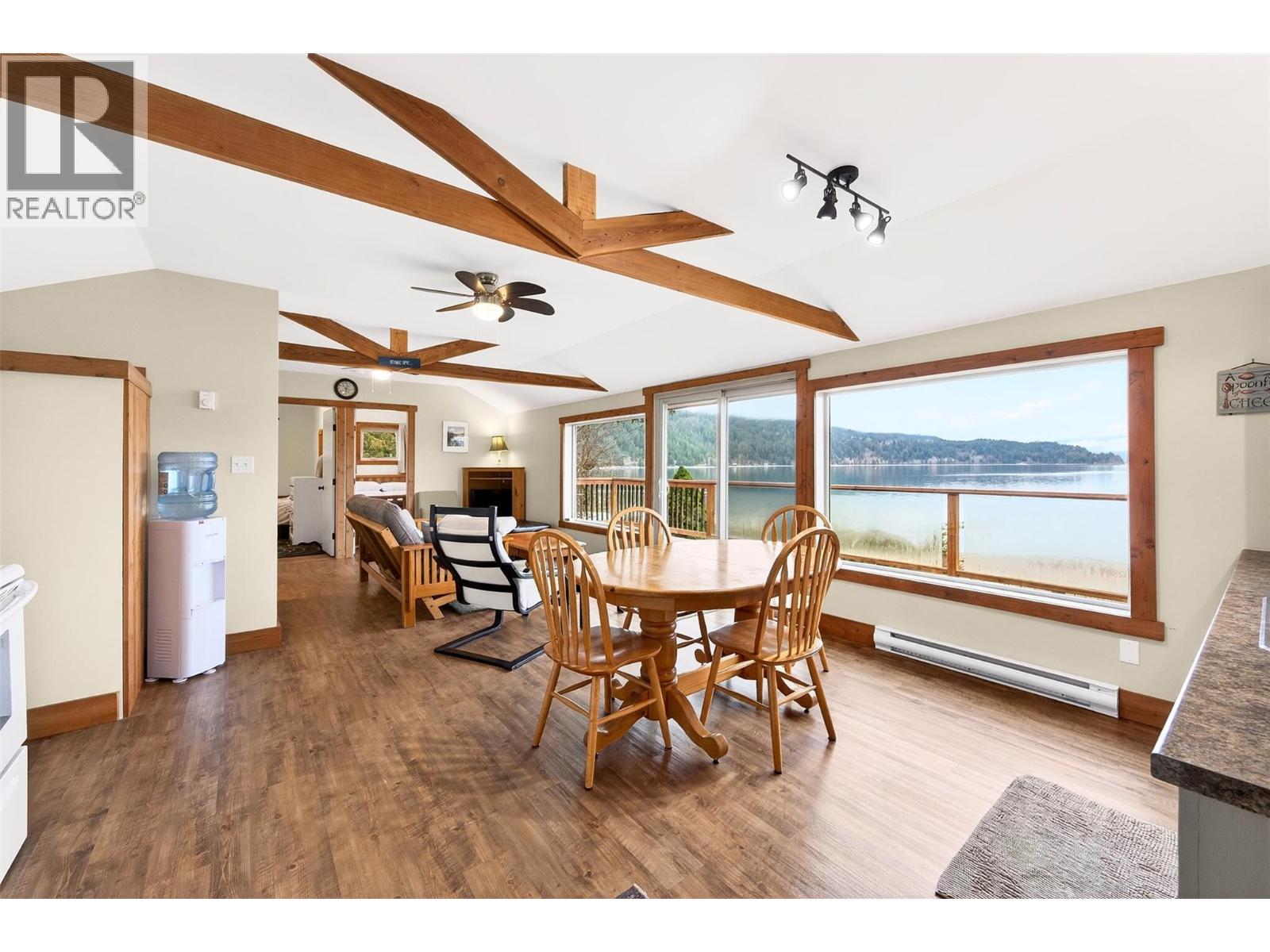 1214 Green Road, Balfour