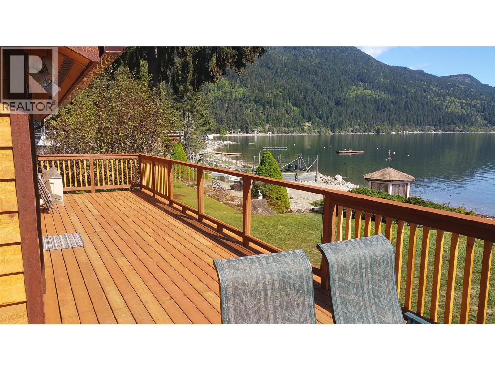 1214 Green Road, Balfour