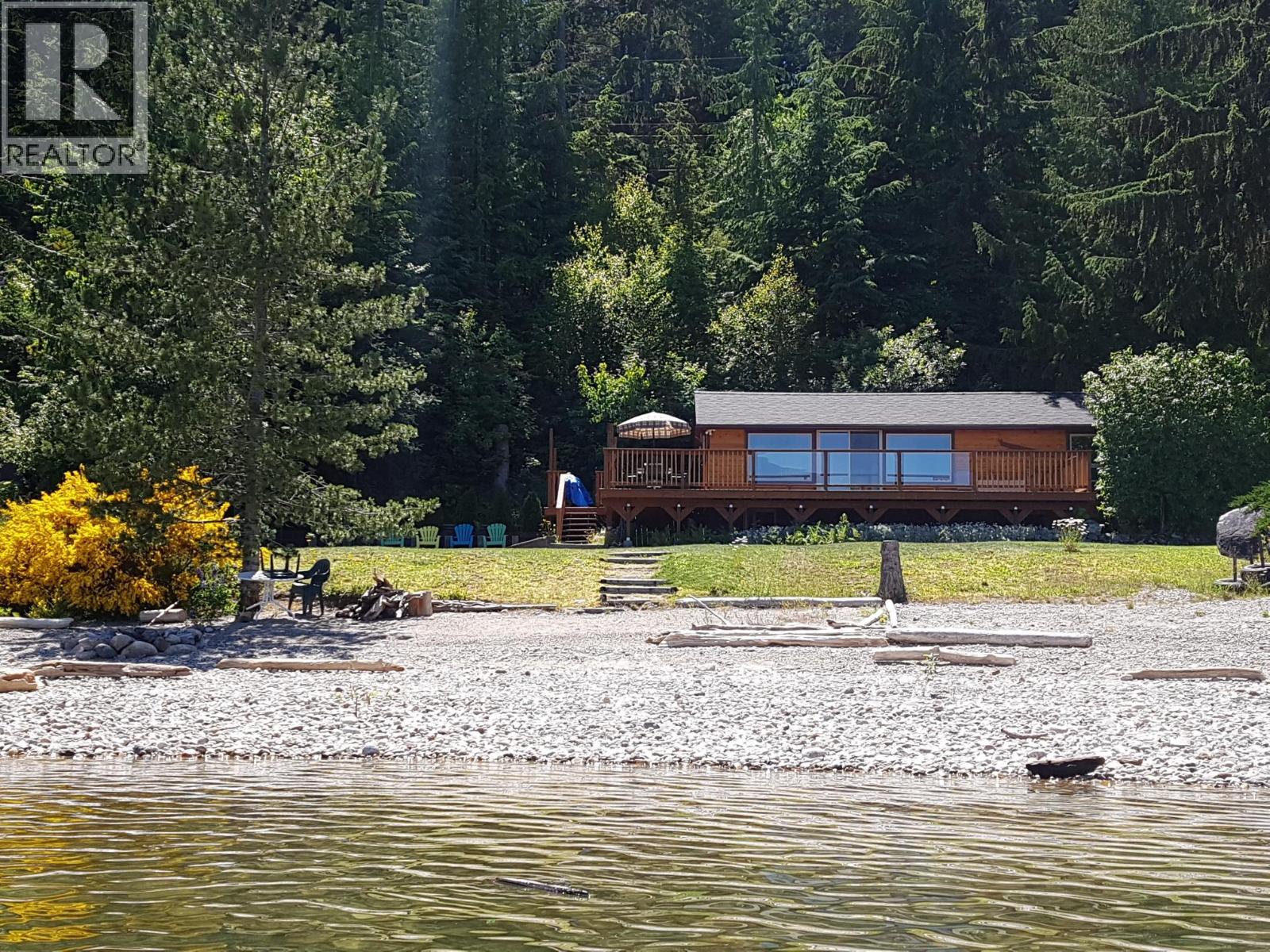 1214 Green Road, Balfour