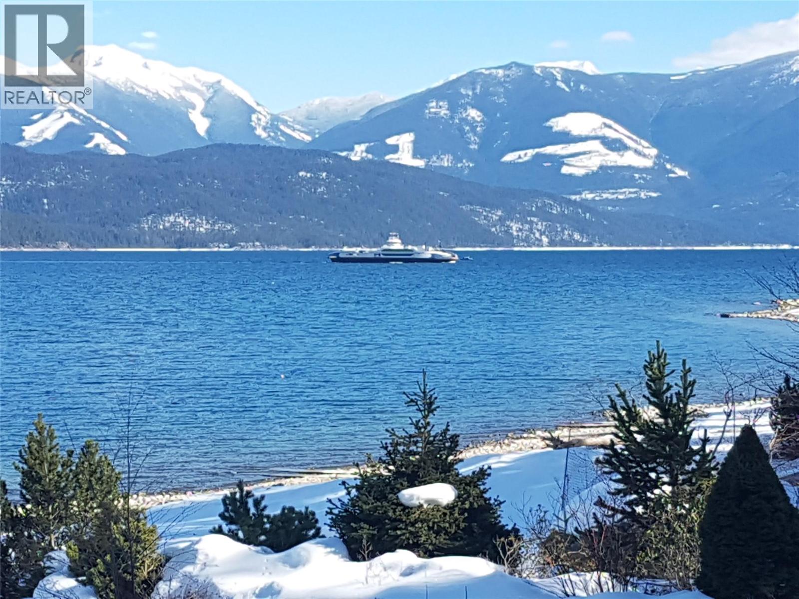 1214 Green Road, Balfour