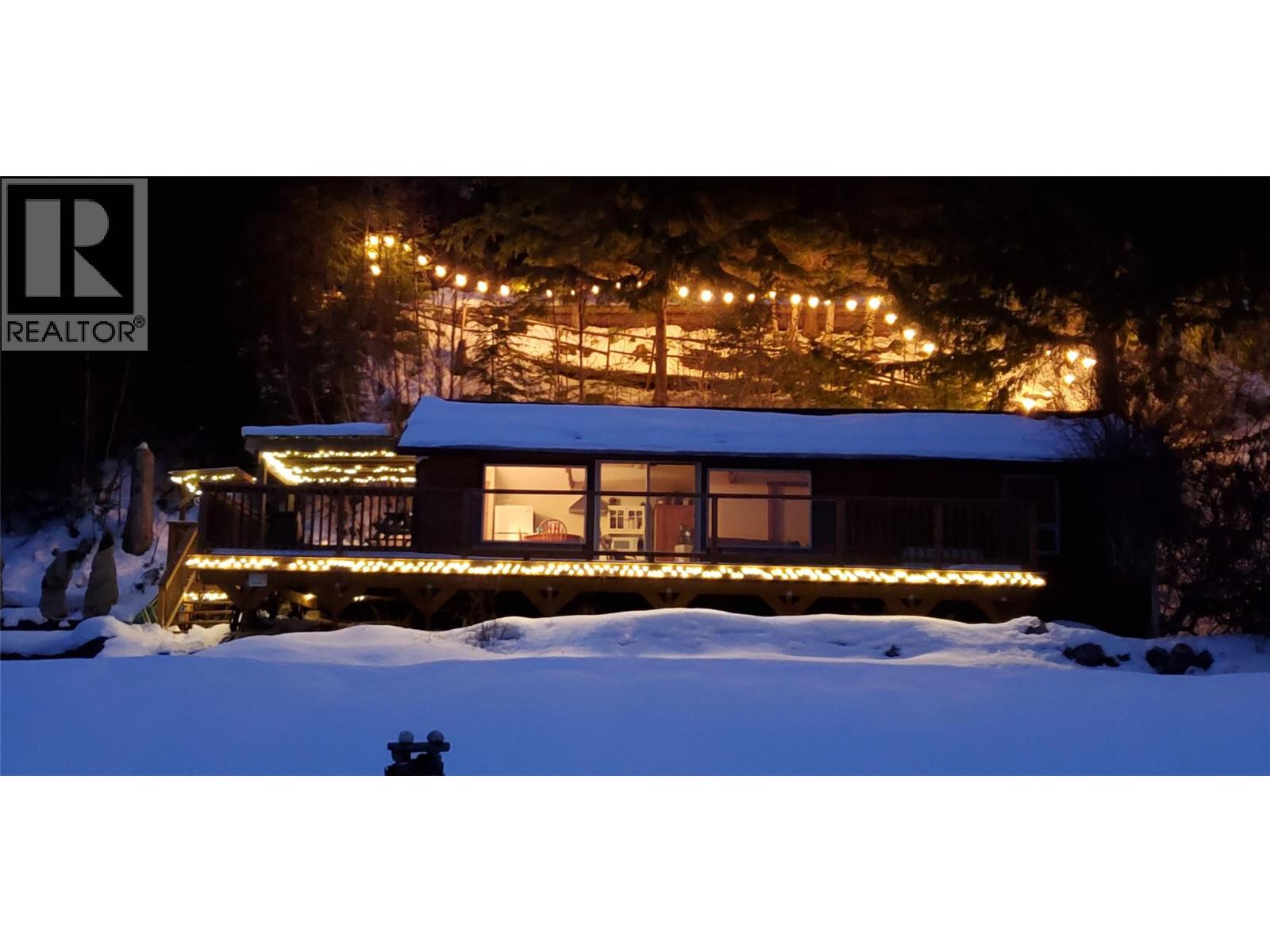 1214 Green Road, Balfour