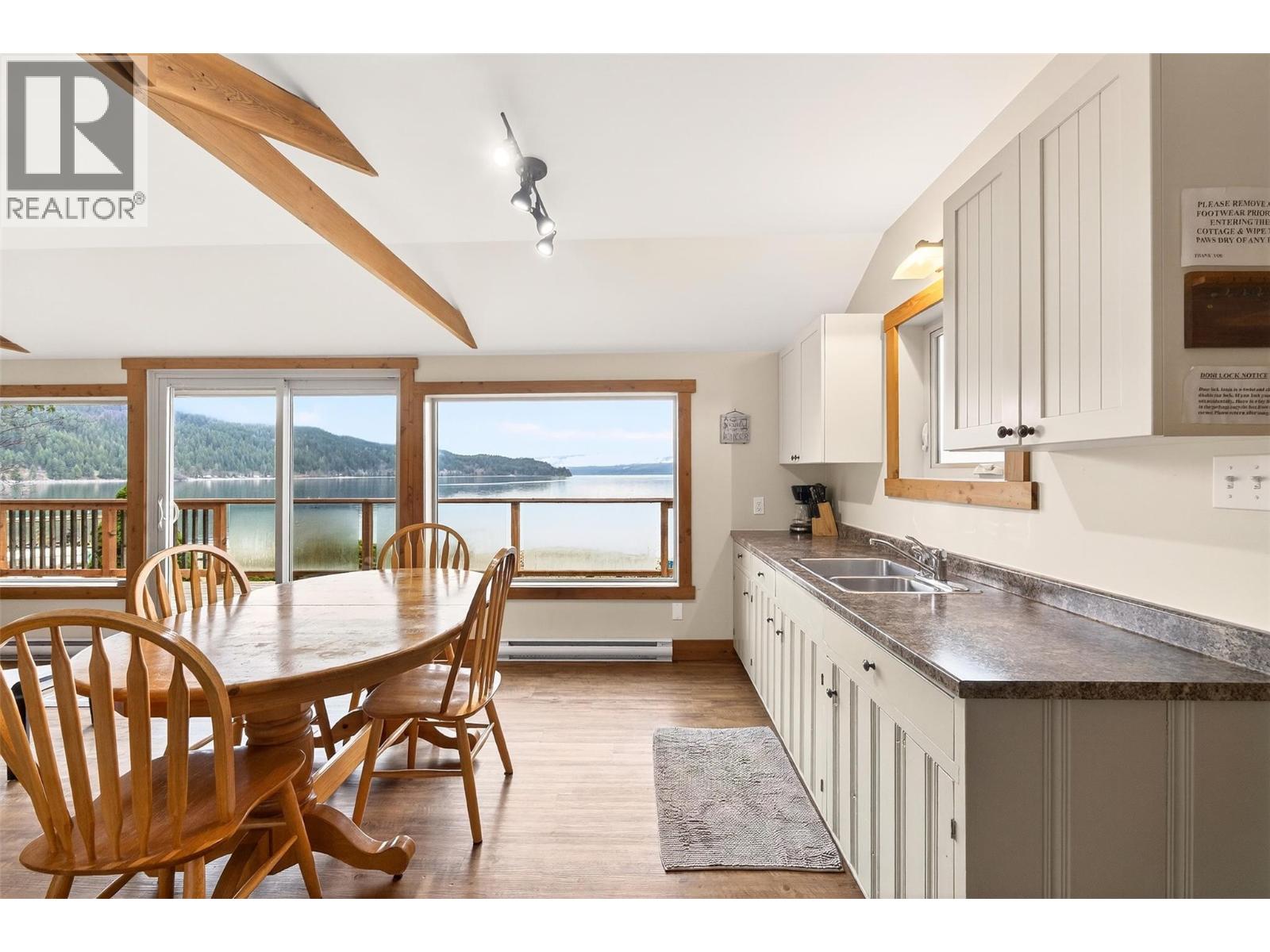 1214 Green Road, Balfour