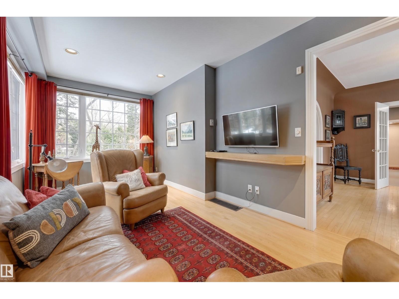 106 ST GEORGE'S CR NW, Edmonton