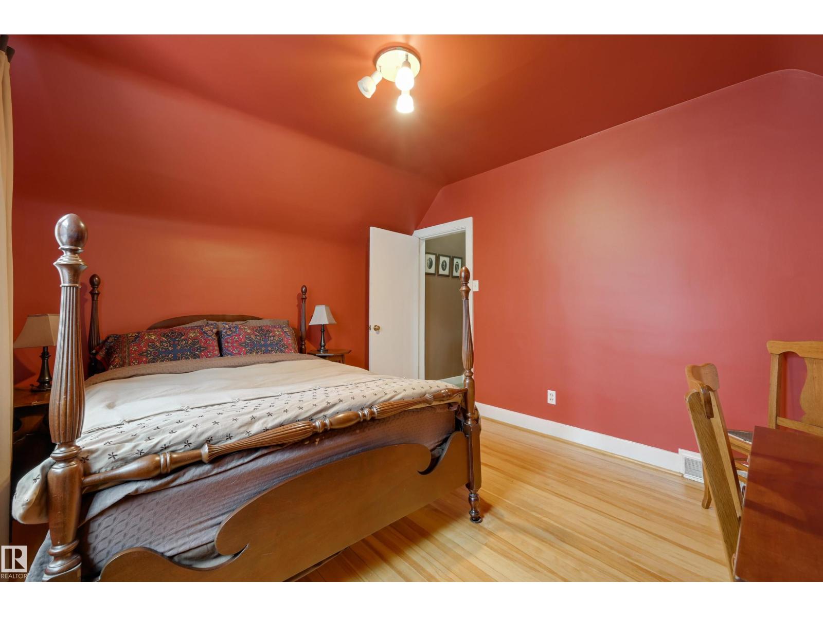 106 ST GEORGE'S CR NW, Edmonton