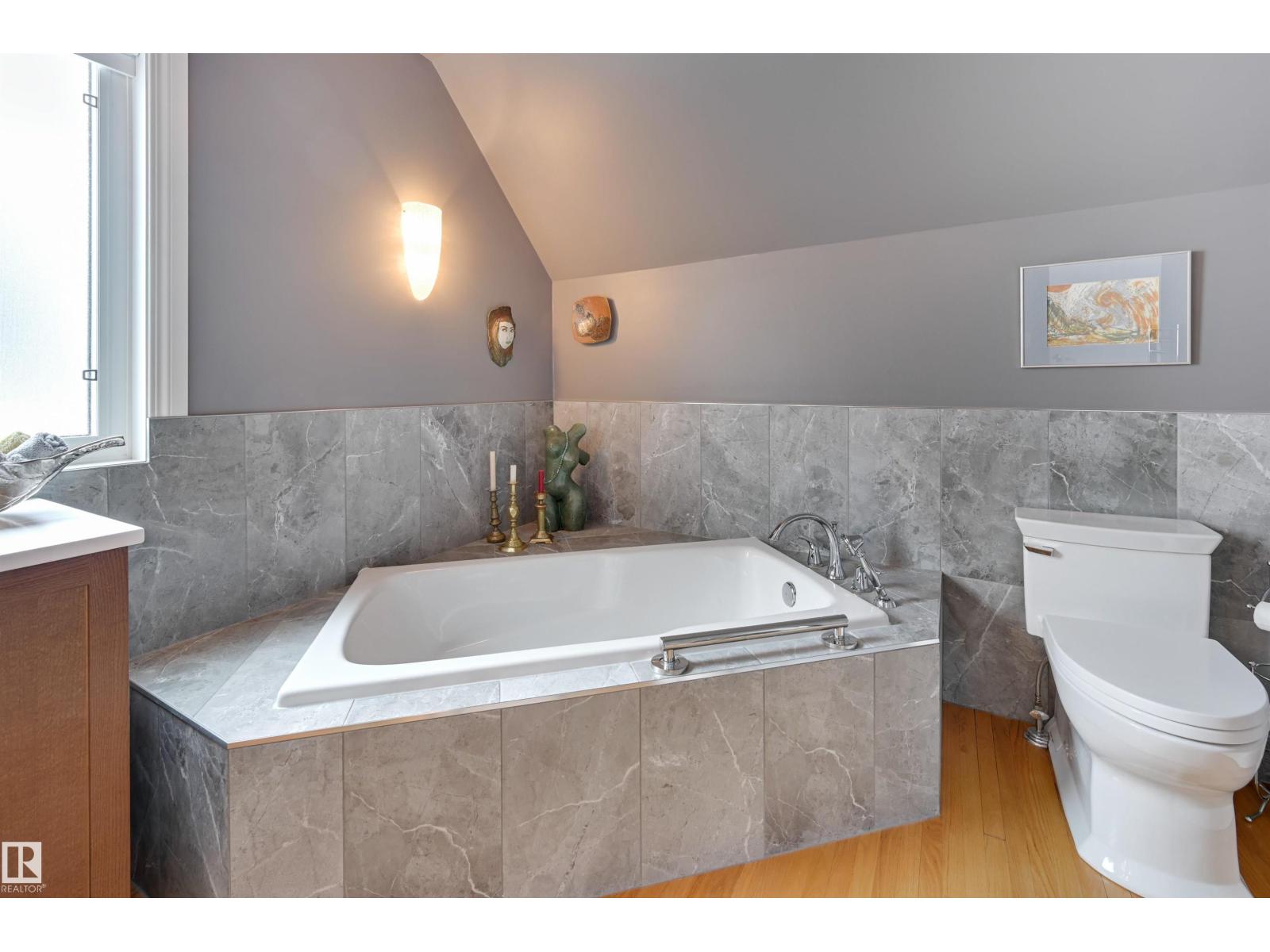 106 ST GEORGE'S CR NW, Edmonton